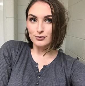 Meet your Posher, Allyssa